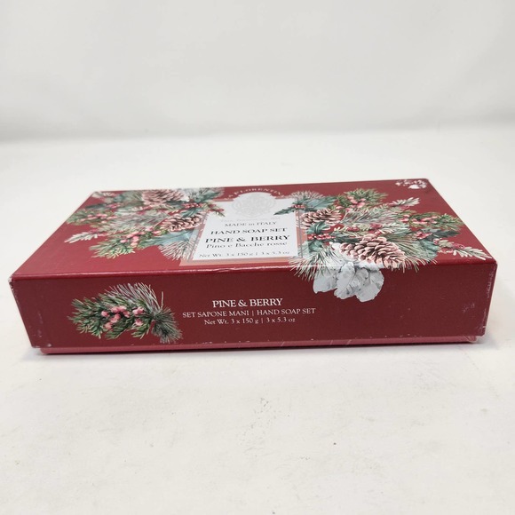 La Florentina Luxury Hand Soap Set of 3 Pine and Berry Embossed Italian Bars - Picture 2 of 4